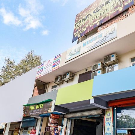 Hotel O Rs Hotels Near Pitampura Metro Delhi  Exterior foto