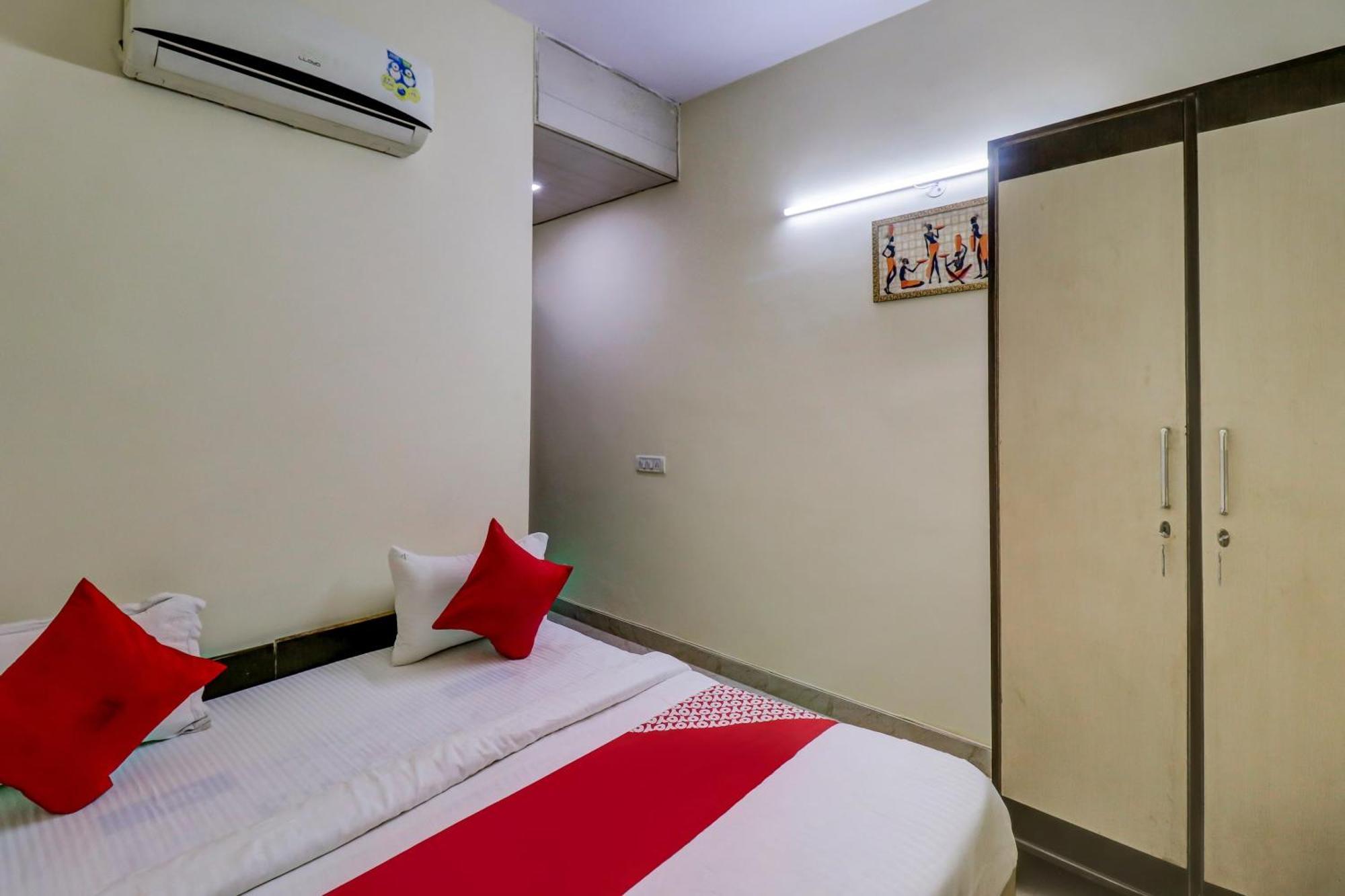 Hotel O Rs Hotels Near Pitampura Metro Delhi  Exterior foto